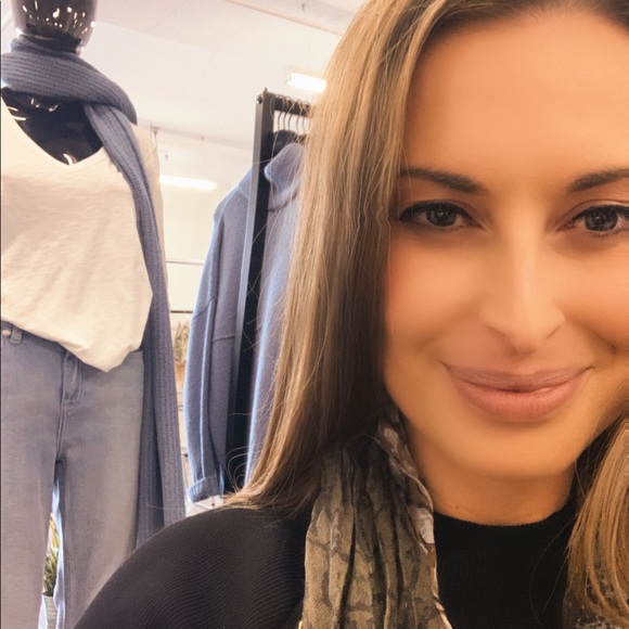 Meet your Posher, Isabella - Picture 11 of 12